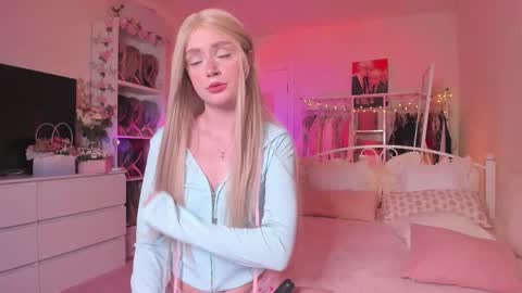 from wonderland online show from September 28, 3:32 pm