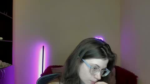 Alicia online show from March 7, 3:49 pm