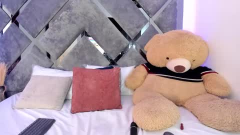 Snapshot of alicia_jerez1 chatting on February 2, 4:00 pm Alice online show from February 2, 4:00 pm
