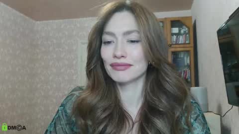 Alicia online show from October 20, 1:49 pm