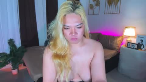 aliciacum online show from November 13, 7:33 am