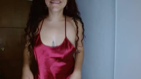 Snapshot of aliciaencalzonesazules chatting on October 23, 12:45 am Chris online show from October 23, 12:45 am