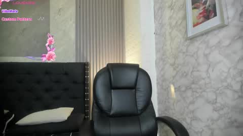 Snapshot of alicy__torres chatting on October 1, 12:37 pm alicya online show from October 1, 12:37 pm