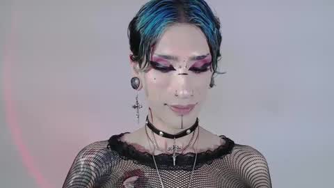 Snapshot of alienexxx chatting on March 4, 5:11 am online show from March 4, 5:11 am