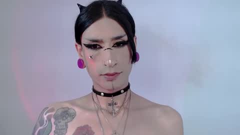 Snapshot of alienexxx chatting on September 15, 10:00 pm online show from September 15, 10:00 pm