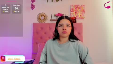 Snapshot of aliice_walker_ chatting on December 7, 12:18 pm aliice_walker_ online show from December 7, 12:18 pm