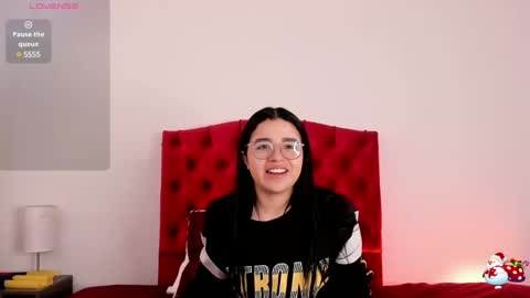Snapshot of aliice_walker_ chatting on December 12, 12:44 pm aliice_walker_ online show from December 12, 12:44 pm