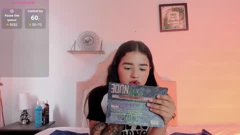 Snapshot of aliice_walker_ chatting on January 27, 2:57 pm aliice_walker_ online show from January 27, 2:57 pm