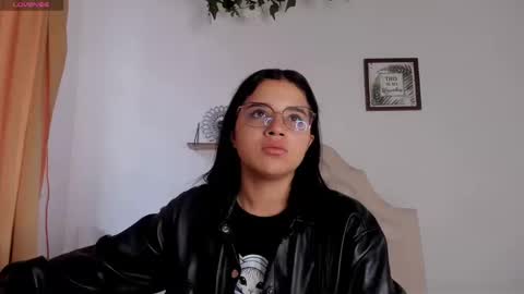 Snapshot of aliice_walker_ chatting on September 19, 12:42 pm aliice_walker_ online show from September 19, 12:42 pm