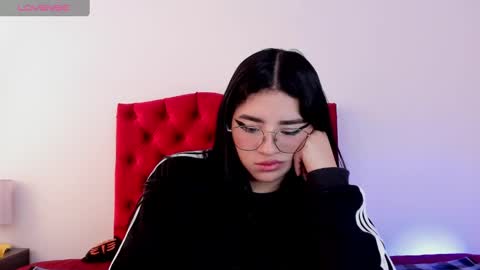 Snapshot of aliice_walker_ chatting on December 14, 7:03 pm aliice_walker_ online show from December 14, 7:03 pm