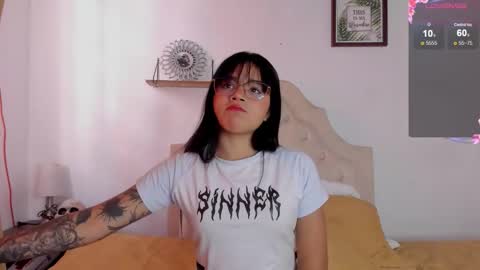Snapshot of aliice_walker_ chatting on September 26, 1:19 pm aliice_walker_ online show from September 26, 1:19 pm