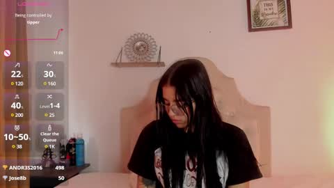 Snapshot of aliice_walker_ chatting on February 3, 6:17 pm aliice_walker_ online show from February 3, 6:17 pm
