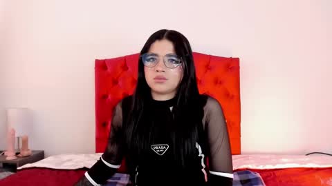 Snapshot of aliice_walker_ chatting on December 17, 3:38 pm aliice_walker_ online show from December 17, 3:38 pm