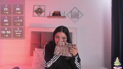 Snapshot of aliice_walker_ chatting on January 22, 12:49 pm aliice_walker_ online show from January 22, 12:49 pm