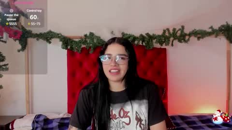 Snapshot of aliice_walker_ chatting on December 9, 3:33 pm aliice_walker_ online show from December 9, 3:33 pm