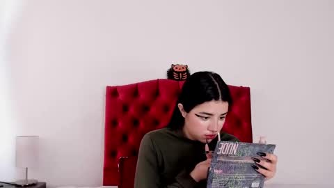 Snapshot of aliice_walker_ chatting on December 24, 12:55 pm aliice_walker_ online show from December 24, 12:55 pm