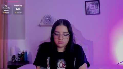Snapshot of aliice_walker_ chatting on February 3, 3:17 pm aliice_walker_ online show from February 3, 3:17 pm