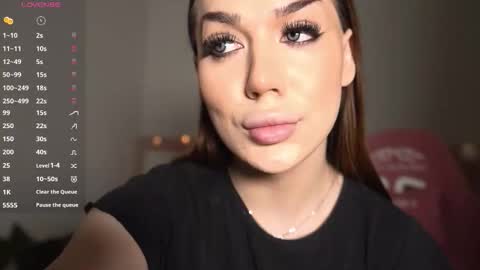 Snapshot of alina_39 chatting on October 17, 12:53 pm alina_39 online show from October 17, 12:53 pm