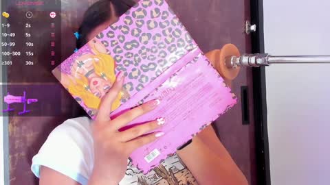 alina  online show from February 1, 2:34 pm