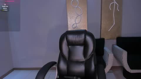 alinakravitz_ online show from October 9, 12:21 pm