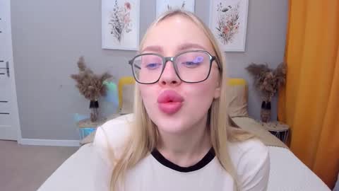 alinaocean online show from November 20, 2:03 pm