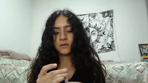 Snapshot of alinawoolf_ chatting on December 25, 4:33 am  Ali  online show from December 25, 4:33 am