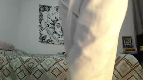 Snapshot of alinawoolf_ chatting on December 19, 2:56 am  Ali  online show from December 19, 2:56 am