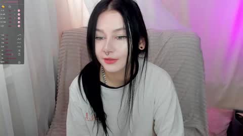 Snapshot of alinegreeeen chatting on February 26, 2:41 am Aline Greeeen online show from February 26, 2:41 am