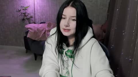 Snapshot of alinegreeeen chatting on September 14, 12:57 am Aline Greeeen online show from September 14, 12:57 am