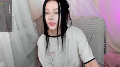 Snapshot of alinegreeeen chatting on February 27, 3:29 am Aline Greeeen online show from February 27, 3:29 am