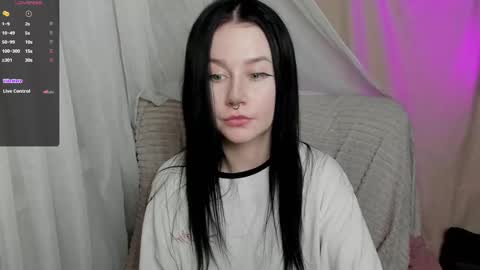 Snapshot of alinegreeeen chatting on February 17, 1:33 pm Aline Greeeen online show from February 17, 1:33 pm