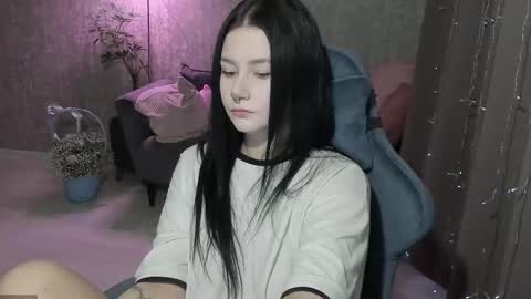 Snapshot of alinegreeeen chatting on October 8, 8:42 am Aline Greeeen online show from October 8, 8:42 am
