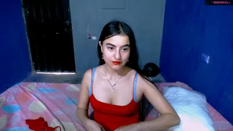 Snapshot of alis_jones__ chatting on February 26, 7:10 pm Alis jines online show from February 26, 7:10 pm