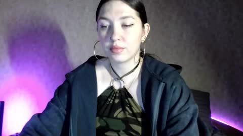 alisaadoll online show from February 18, 1:55 pm