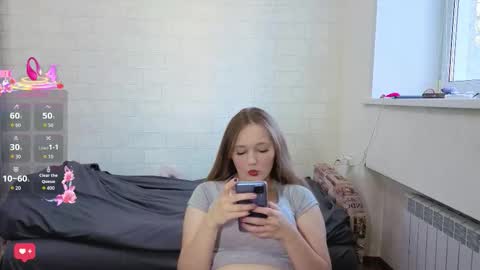 Snapshot of alisawyn chatting on October 15, 8:15 am alisawyn online show from October 15, 8:15 am