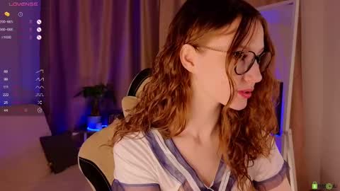 Snapshot of alisevine chatting on February 4, 5:12 pm Alisa online show from February 4, 5:12 pm