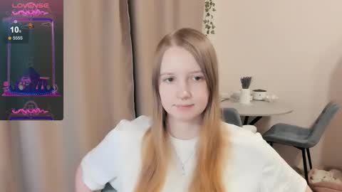 Snapshot of alisha_ley chatting on October 1, 1:48 am Alya online show from October 1, 1:48 am