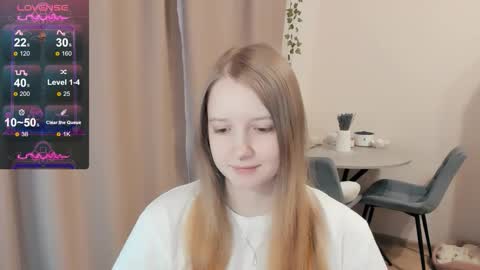 Snapshot of alisha_ley chatting on October 5, 6:44 am Alya online show from October 5, 6:44 am