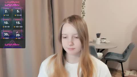 Snapshot of alisha_ley chatting on September 27, 8:17 pm Alya online show from September 27, 8:17 pm