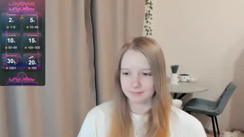 Snapshot of alisha_ley chatting on October 7, 8:38 pm Alya online show from October 7, 8:38 pm