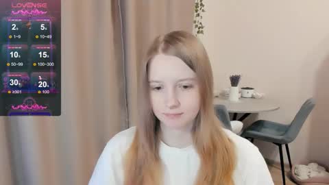 Snapshot of alisha_ley chatting on October 11, 6:51 am Alya online show from October 11, 6:51 am