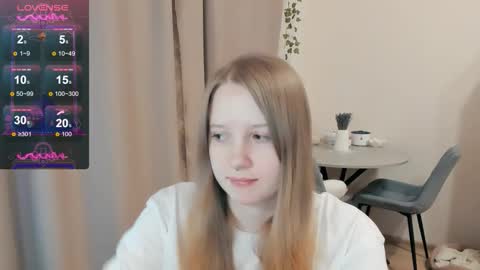Snapshot of alisha_ley chatting on October 13, 6:43 pm Alya online show from October 13, 6:43 pm