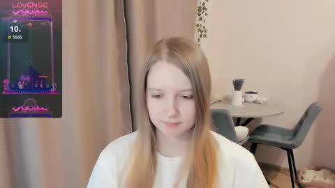 Snapshot of alisha_ley chatting on October 3, 1:59 am Alya online show from October 3, 1:59 am