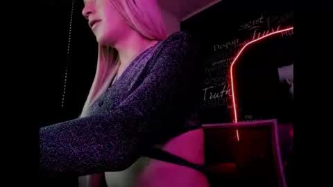 alishaa_nixx online show from September 15, 3:52 am