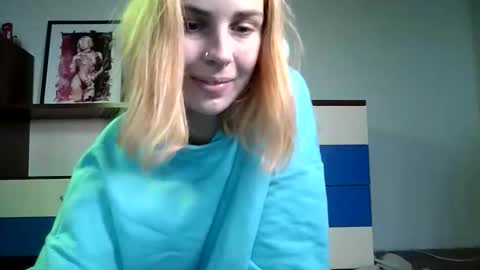 Snapshot of alismoona chatting on October 20, 1:49 pm Alisa online show from October 20, 1:49 pm