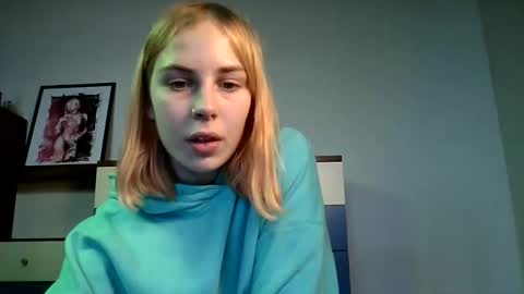 Snapshot of alismoona chatting on October 16, 11:21 am Alisa online show from October 16, 11:21 am