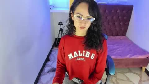 ALISON MOON online show from October 28, 4:41 pm