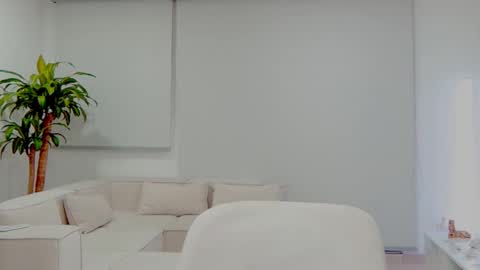 Snapshot of alisondiaz_ chatting on January 25, 1:32 am Alison diaz online show from January 25, 1:32 am