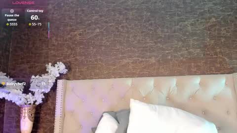 Snapshot of alisoon_moon chatting on September 10, 11:50 pm Alison Moon online show from September 10, 11:50 pm
