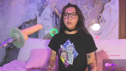 Mia online show from April 4, 8:27 pm